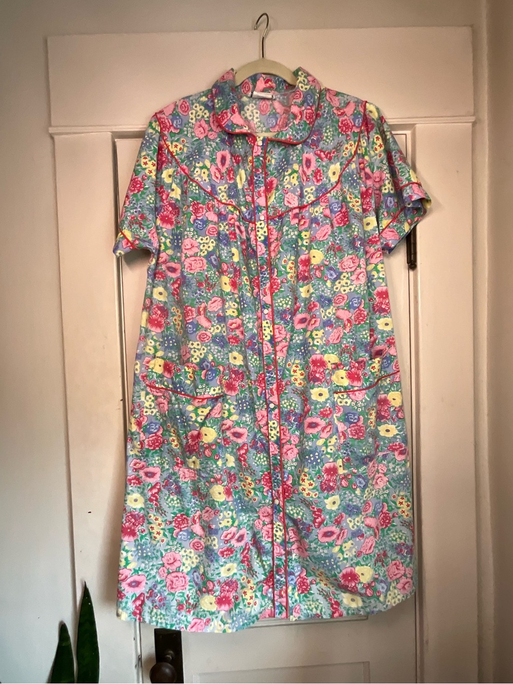 Artistic Fantasy Vintage 80’s Floral Housecoat